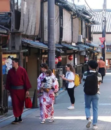 11月の外国人宿泊、22％増