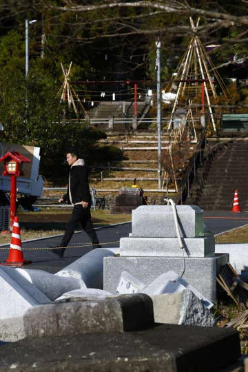 能登半島、復興願い初詣準備進む