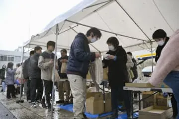 輪島の被災者に年越しそば配布