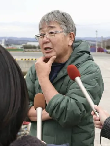 漁船転覆、冬の海で懸命に救助