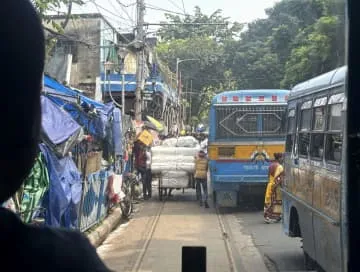 渋滞の原因？現役最古の路面電車が存続危機