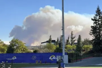 山火事でレーカーズ戦が延期に