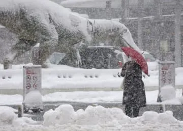 日本海側広く大雪、長期化恐れも