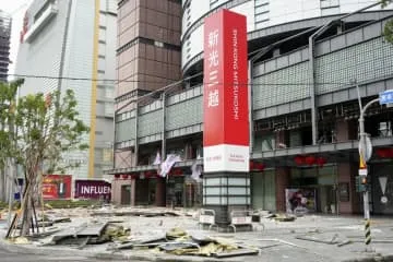 台湾百貨店でガス爆発、4人死亡