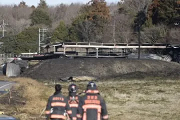 茨城の雑木林や建物の火災、鎮火