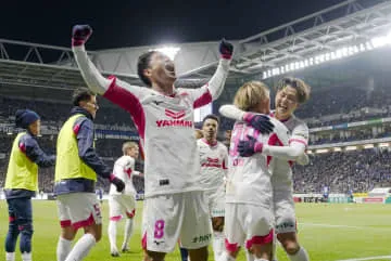 Jリーグ開幕、現日程は最後に