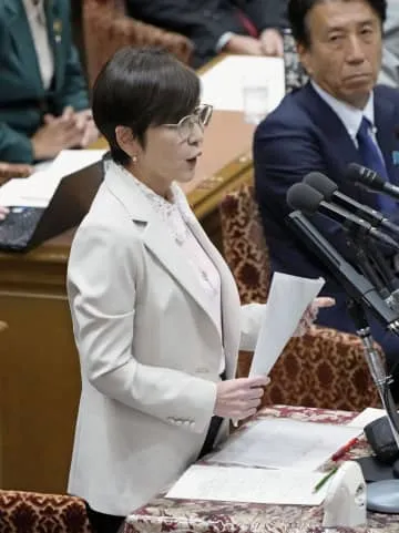 自民・稲田氏、旧姓に法的地位を