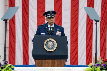 米軍制服組トップ解任で波紋必至