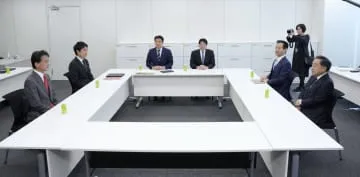予算案修正、合意に至らず