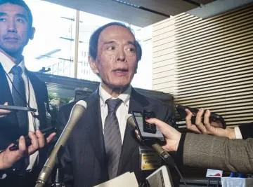 首相、日銀総裁と会談