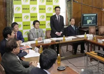 維新、3党合意案を役員会了承