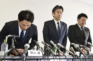 維新3県議、文書漏えい認め謝罪