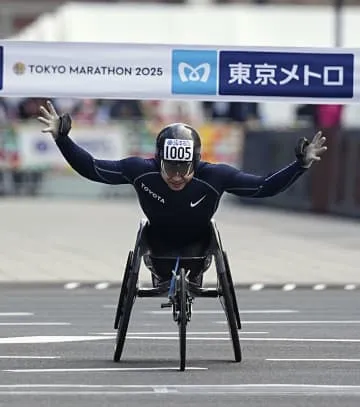 男子車いすはパリ銅の鈴木V2