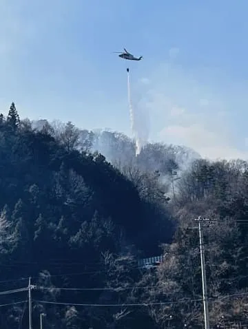 山梨・大月でも山林火災