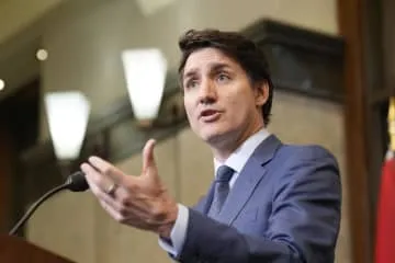 カナダ首相「米国が貿易戦争」