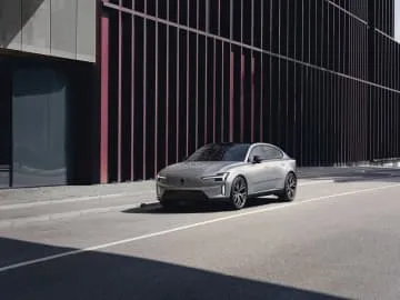 ボルボ、高性能な新型EV発表