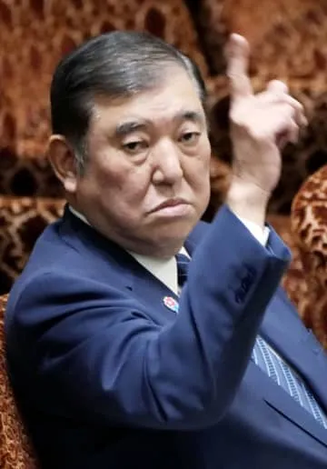 首相、中央省庁の地方移転を推進