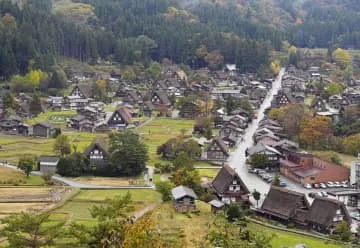 白川郷集落の駐車料値上げ、岐阜