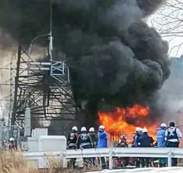 岡山の変電所で爆発、2人やけど