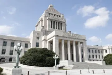 政治の男女比、均衡にはほど遠く