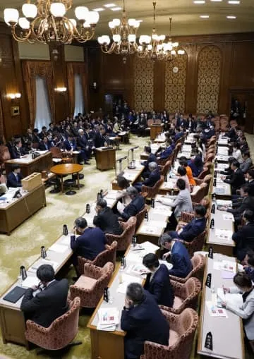 首相、療養費再検討で意見聴取