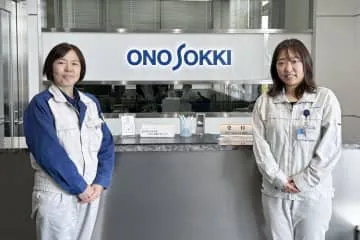 女性社員、他社の先輩に相談