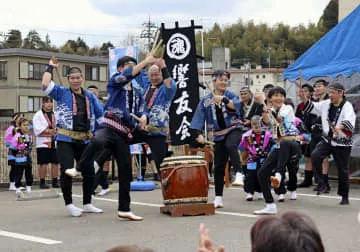 和倉温泉で「復興かき祭り」