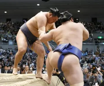 豊昇龍が横綱初白星、春場所