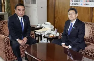 年金改革法案、提出判断を先送り