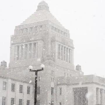 低気圧発達、東京都心にも雪