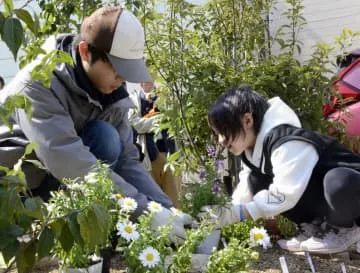 能登の空き地に花咲かそう、七尾