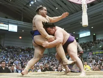 高安3敗、大の里と首位に並ぶ