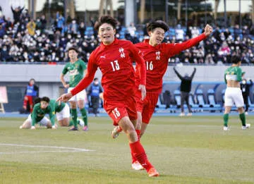 高校サッカー、神村学園が4強