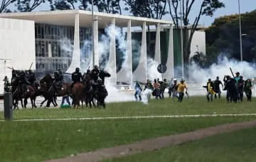 ブラジル連邦議会や最高裁襲撃