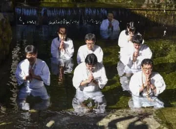 氷点下の高野山で寒中水行