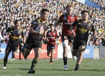 ラグビー、東京SGが接戦制す