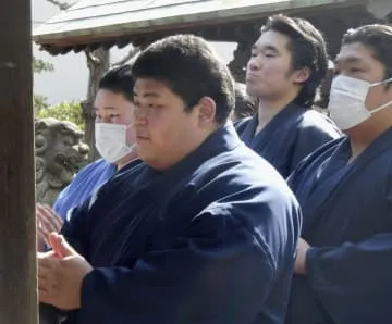 新十両の落合、宿禰神社を参拝